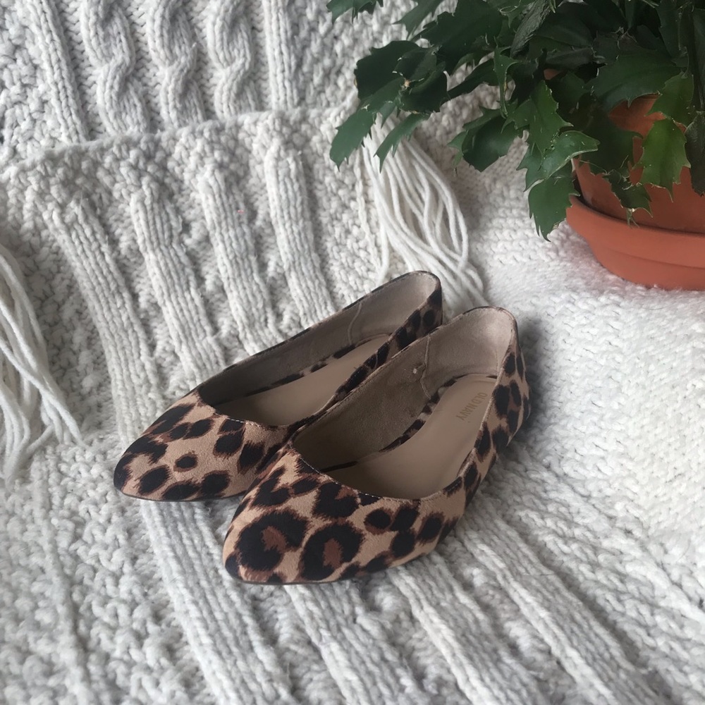 Old Navy Leopard Flats Sz 6